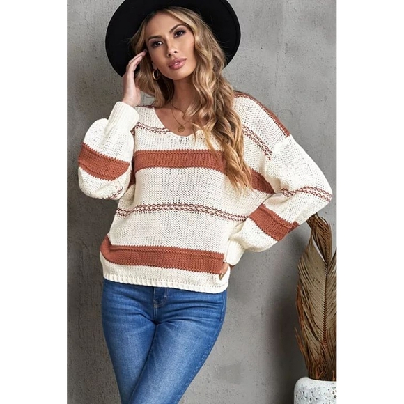 LAST ONE! Plus Size Colorblock Sweater With Lattern Sleeves - Picture 3 of 7